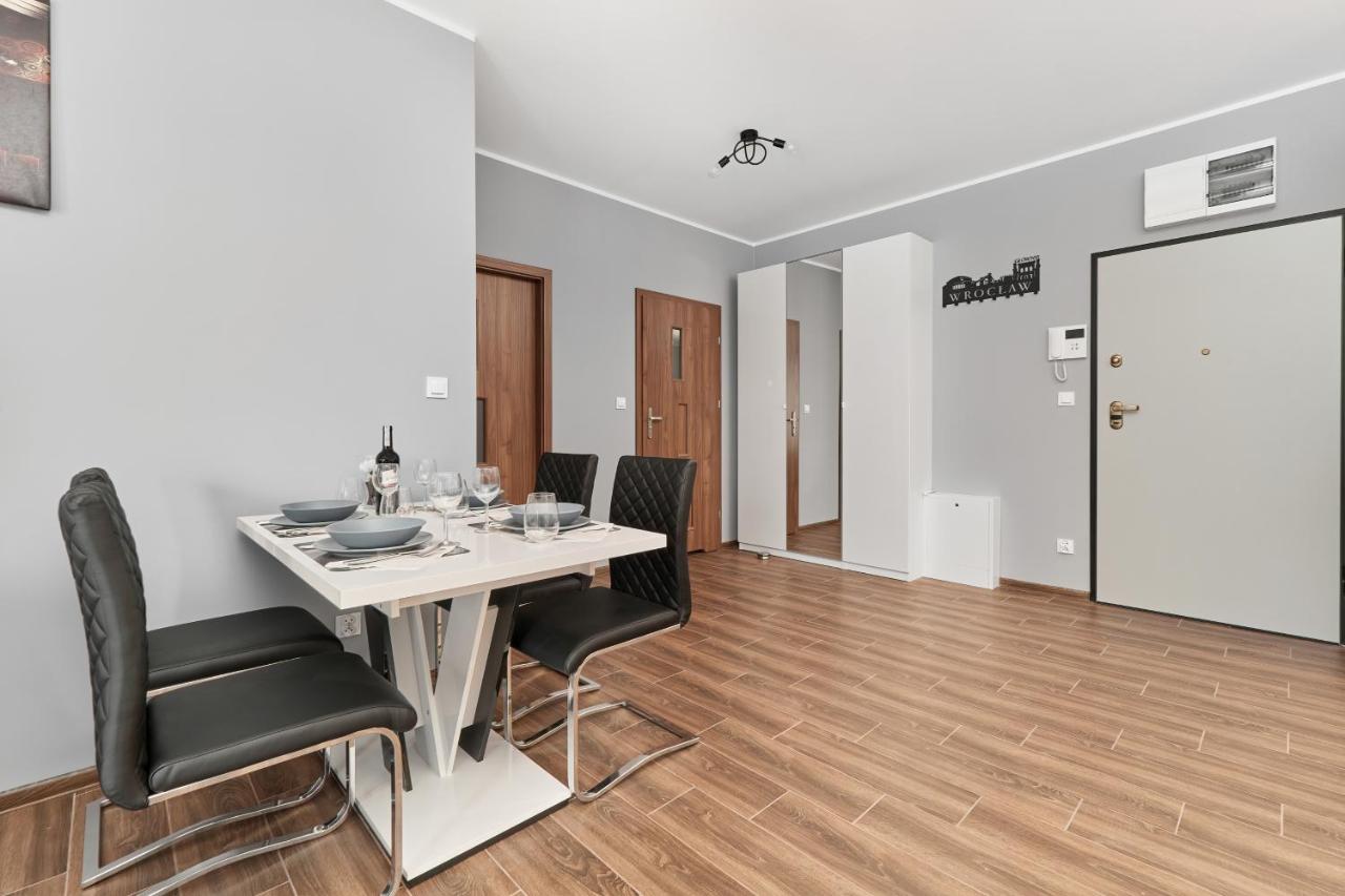 Apartments Wroclaw Jana Pawla II With Free Parking Wroclaw By Noclegi Renters Exterior photo